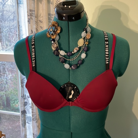 Front-clasp Victoria’s Secret push-up bra, size 34A, scarlet - Picture 5 of 6